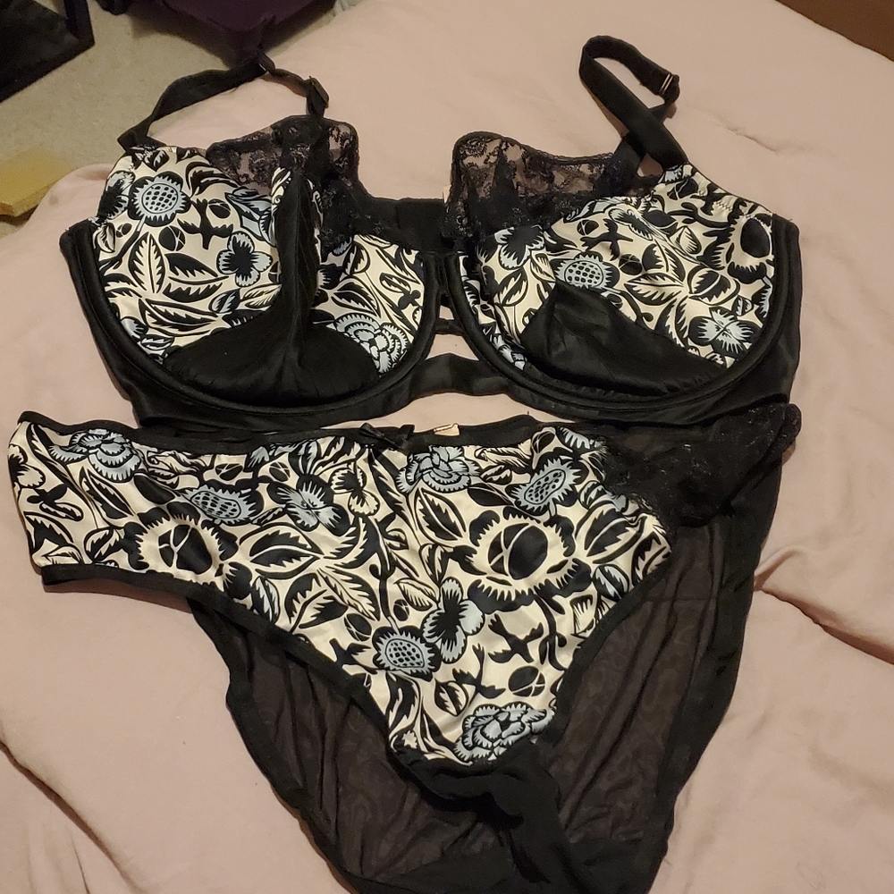 2pc Full Figure set